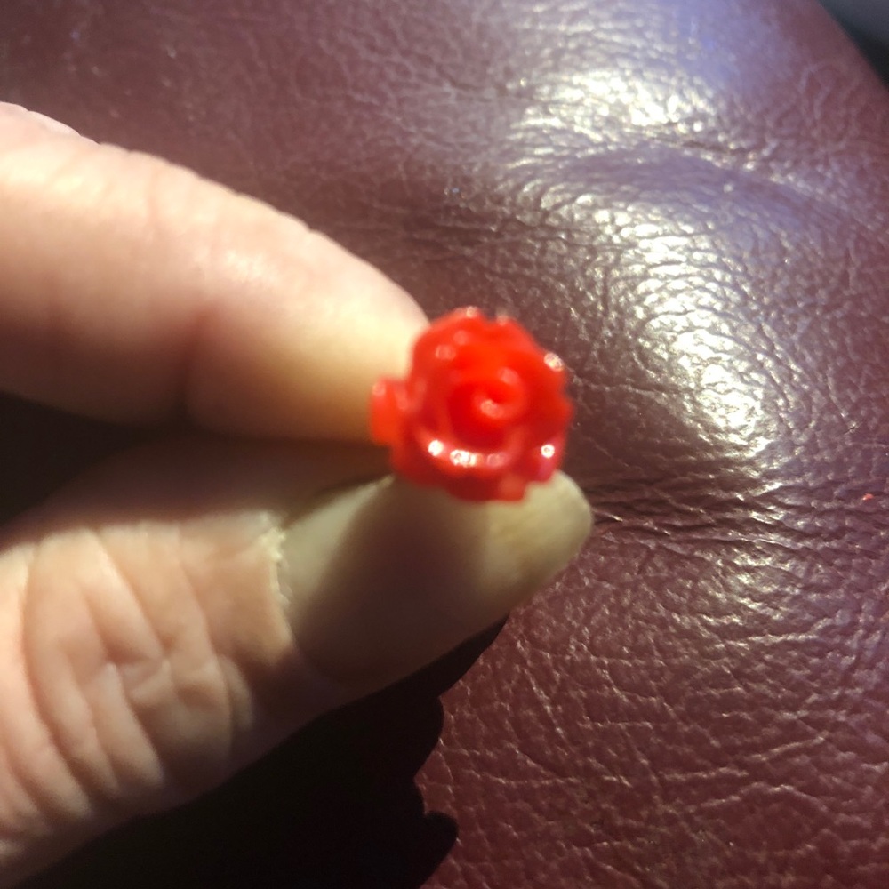 🌼🌼🌼Flower post earrings - Picture 3 of 3
